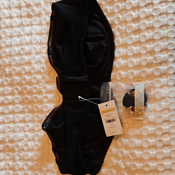 Black Strapless Bra - Picture 2 of 6